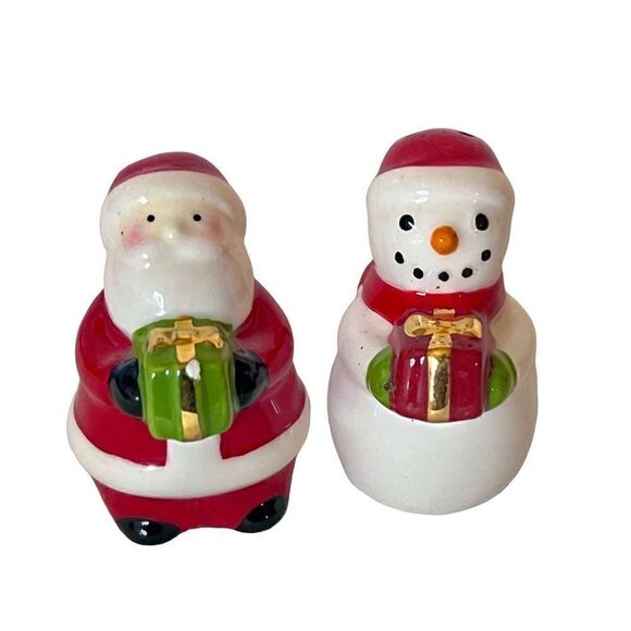Santa Claus And Snowman Ceramic Salt & Pepper Shaker - Picture 1 of 7